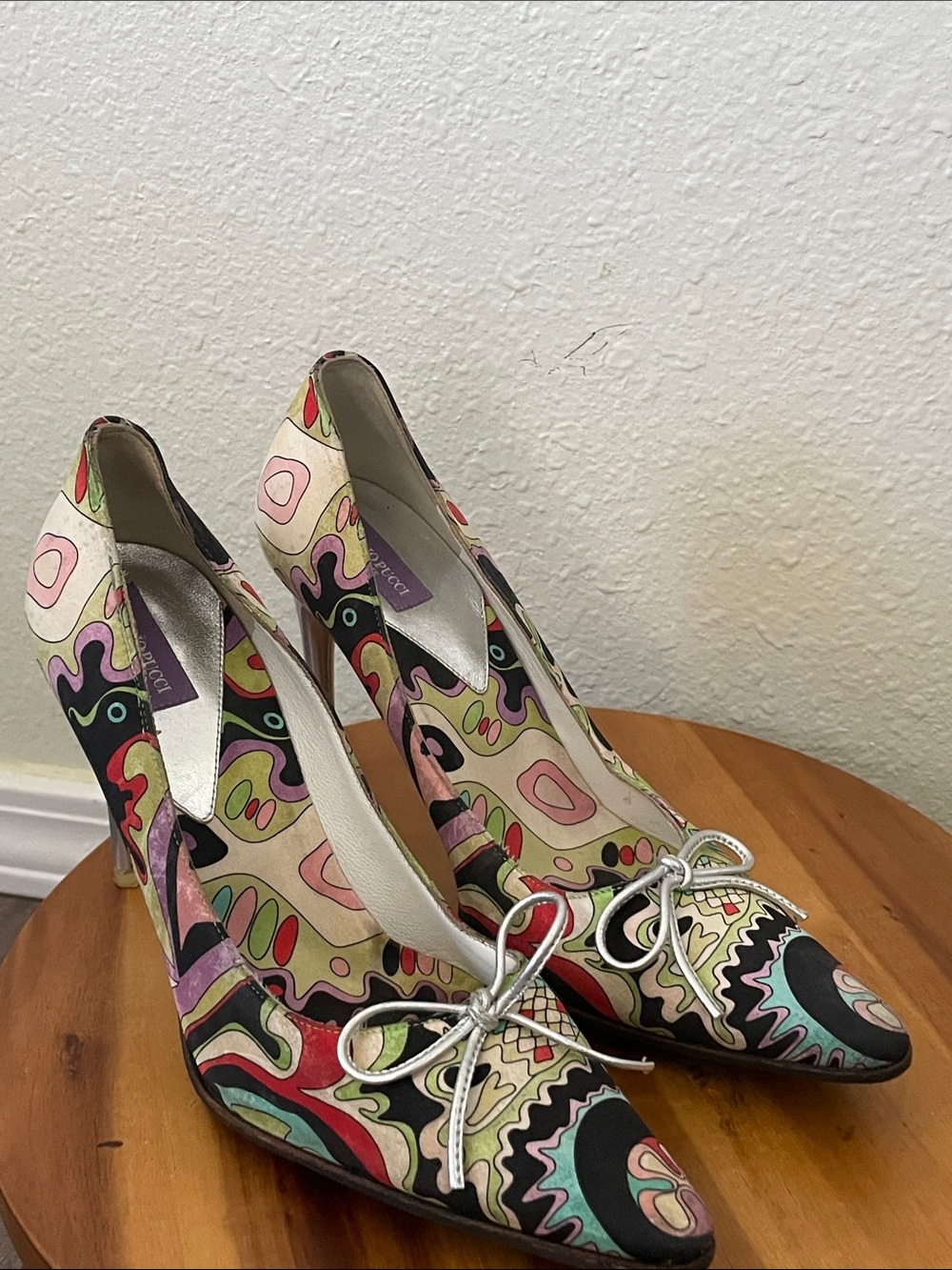 Emilio Pucci Multicolor Patterned Pointed-Toe Pumps with Bow